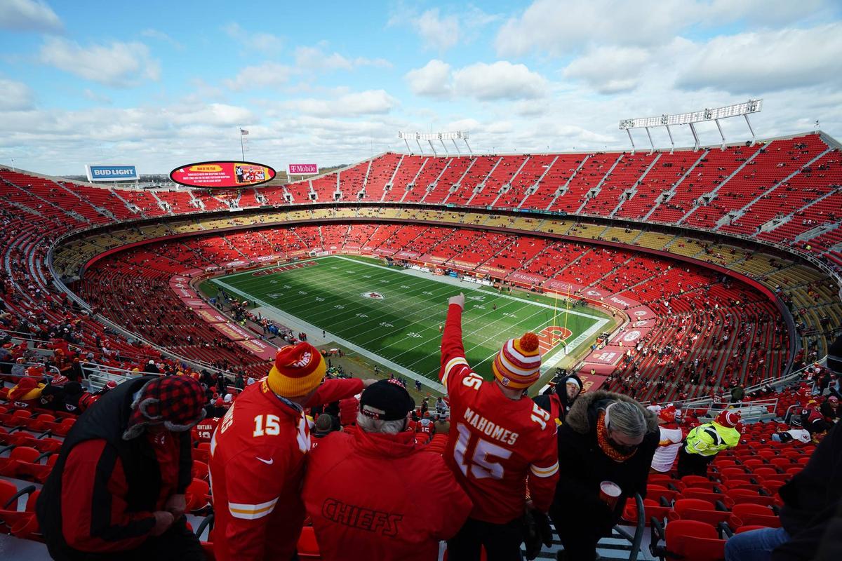  Jan 17, 2021; Kansas City, Missouri, USA; General view as the Kansas City Chiefs play against the Cleveland Browns during the secondhalf in the AFC Divisional Round playoff game at Arrowhead Stadium. Mandatory Credit: Jay Biggerstaff-Imagn Images 