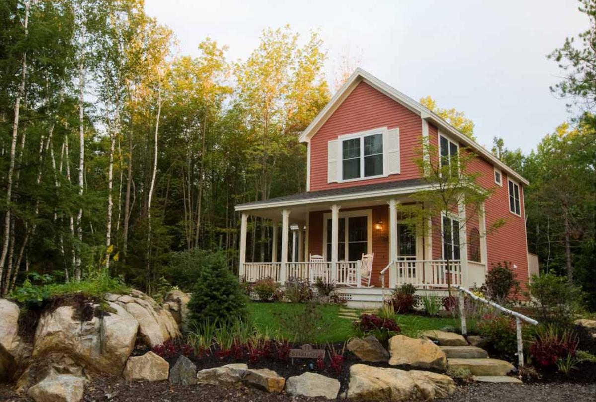  Hidden Pond cottage exterior. 