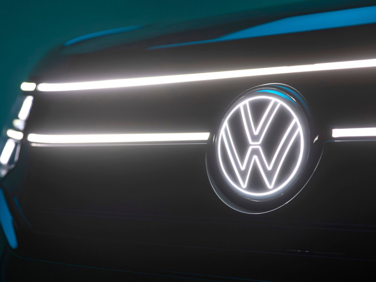 2027 Volkswagen Atlas illuminated grille logo