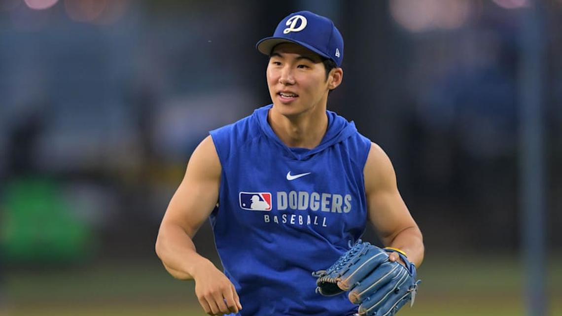 Dodgers' Dave Roberts Paid Hyeseong Kim $100 After Losing Bet