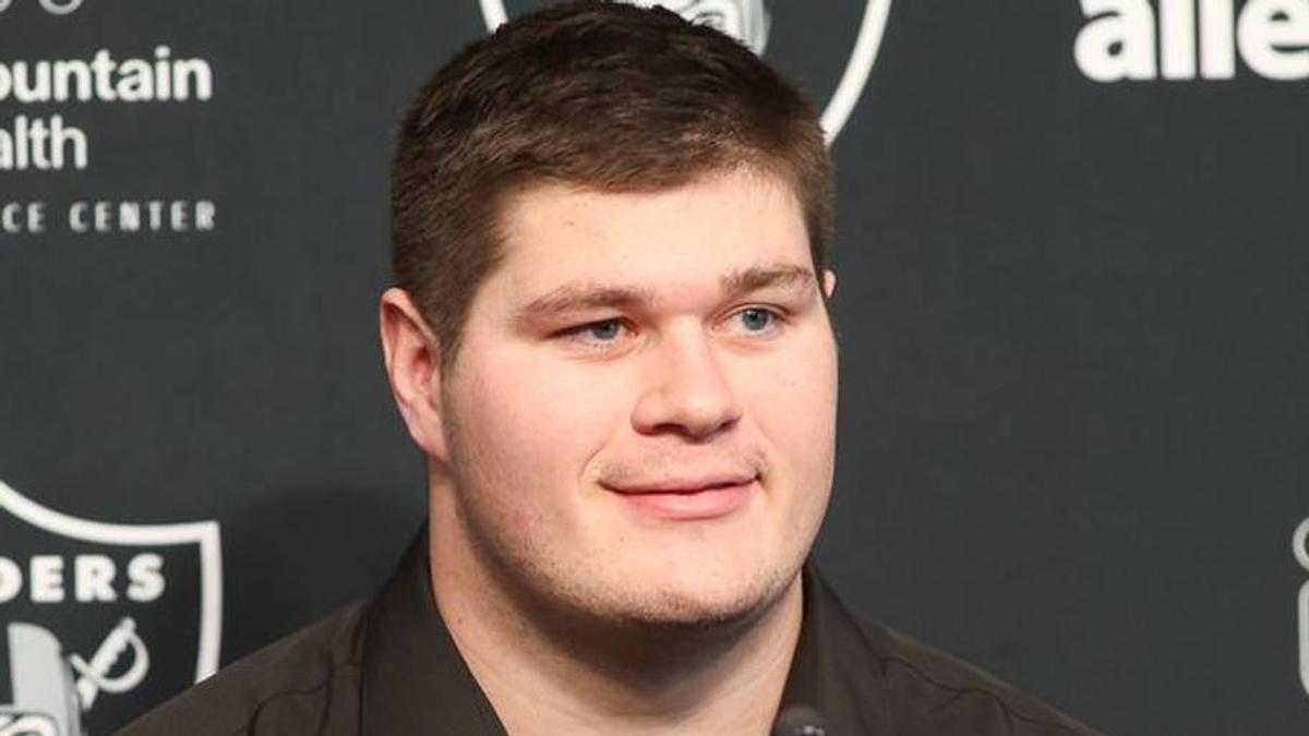  Tyler Linderbaum 