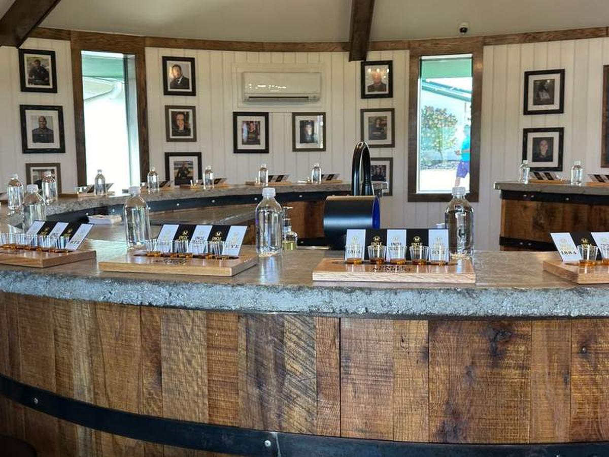  Tasting at Nearest Green. Photo credit: Robin O’Neal Smith 