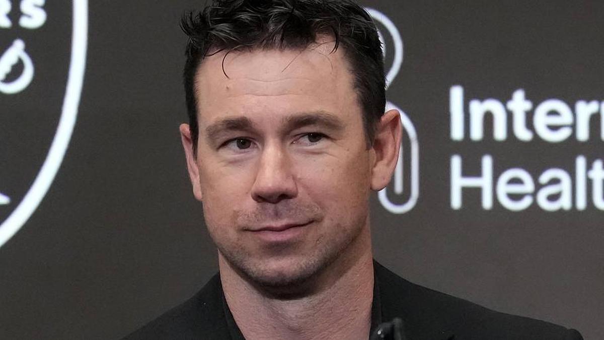  Apr 24, 2026; Henderson, NV, USA; Las Vegas Raiders coach Klint Kubiak at press conference at Intermountain Health Performance Center. Mandatory Credit: Kirby Lee-Imagn Images | Kirby Lee-Imagn Images 