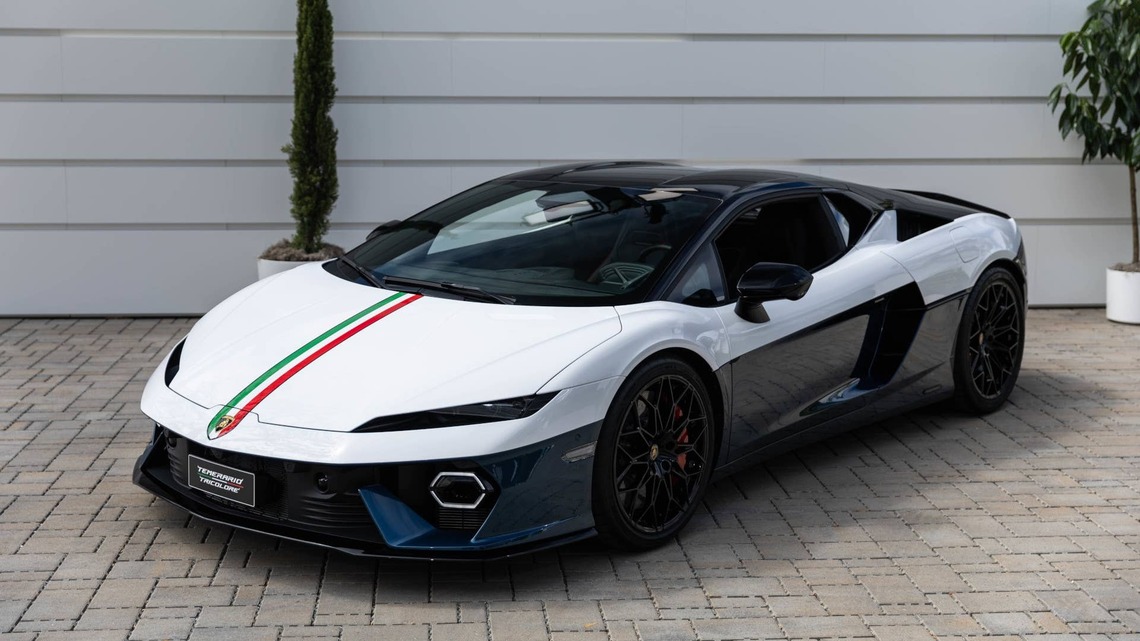 Lamborghini's Most Patriotic Supercar Is Back After 15 Years