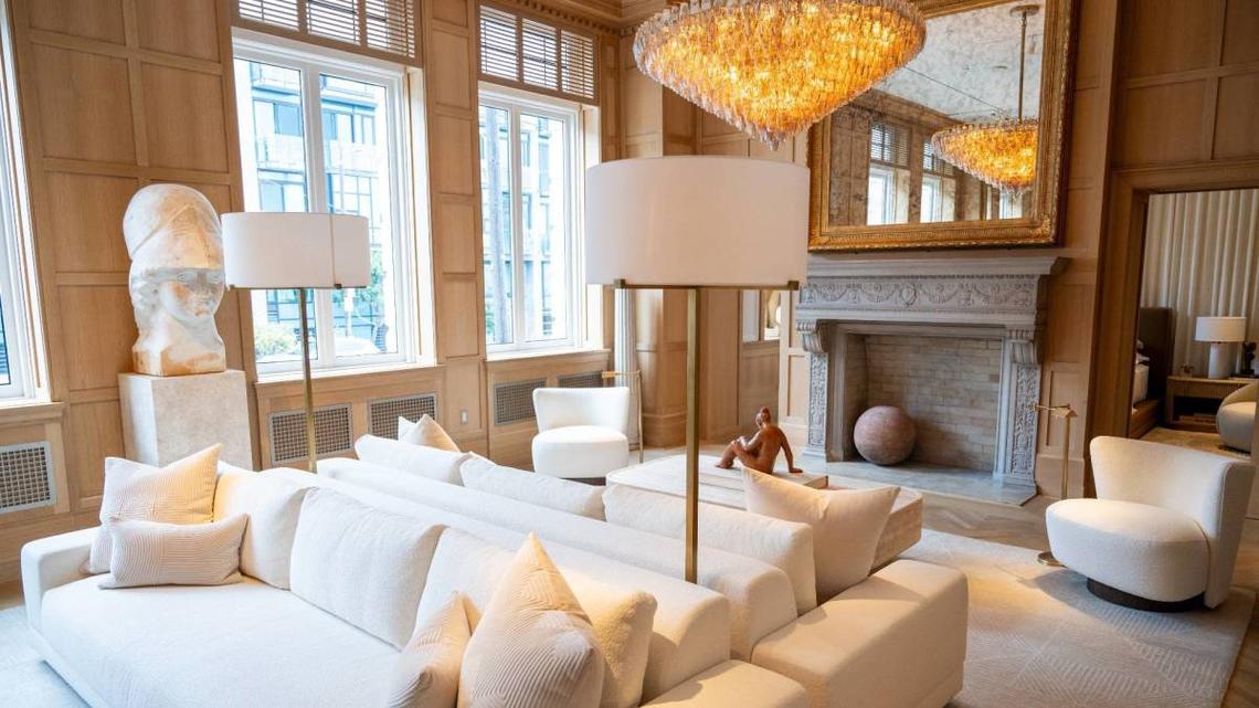 47-year-old luxury home retailer's stock tanks after Q4 miss