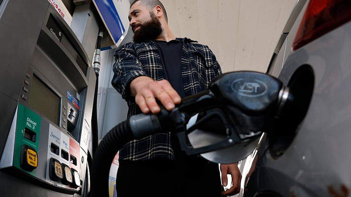 Fed officials say rising supply chain risks fuel concern of more persistent inflation