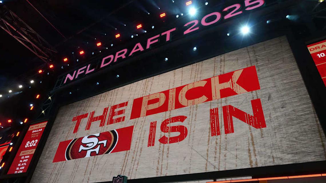 The 49ers are Targeting an Offensive Lineman Early in the NFL Draft