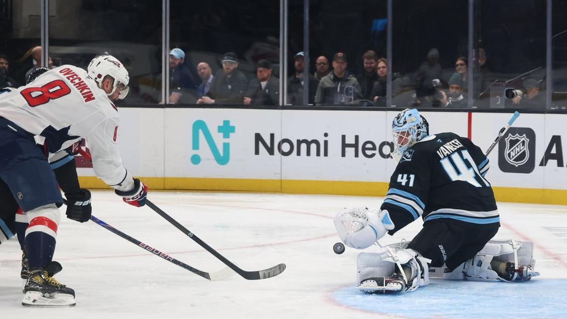 Alex Ovechkin's hat trick powers Capitals' rally against Mammoth