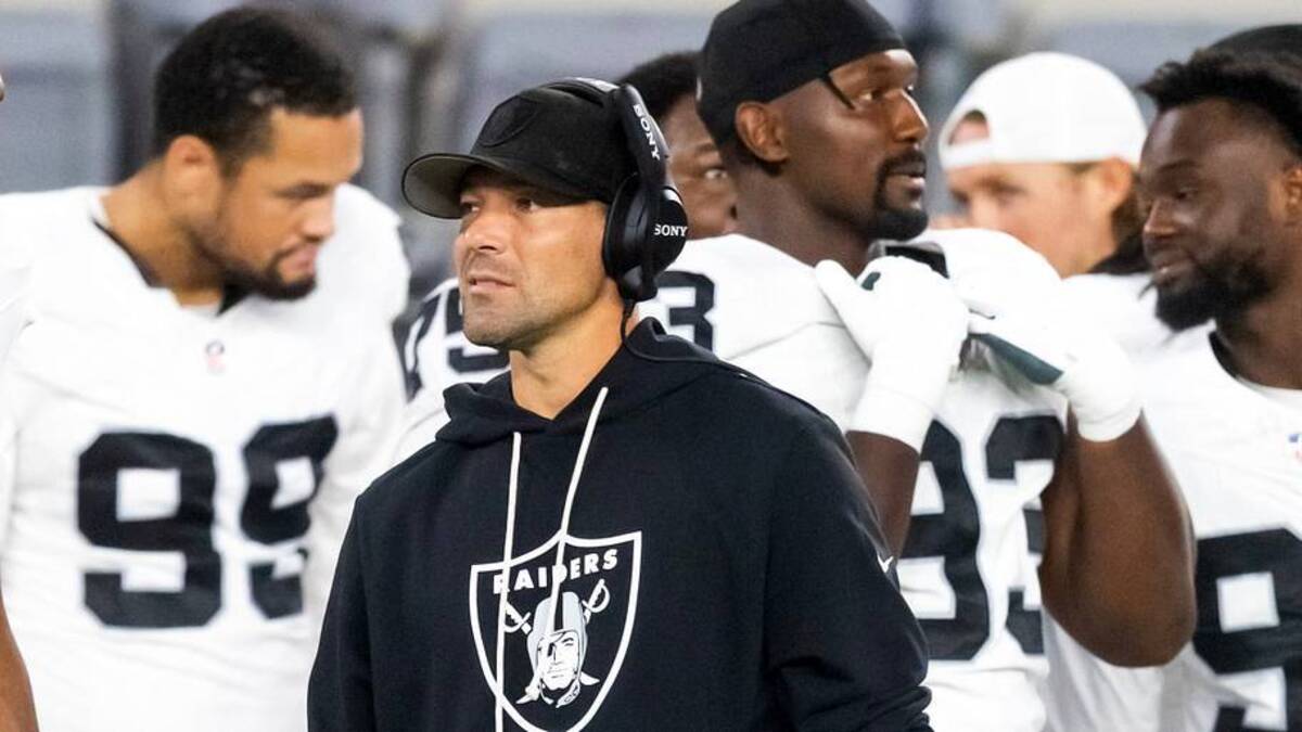  Aug 23, 2025; Glendale, Arizona, USA; Las Vegas Raiders defensive line coach Rob Leonard against the Arizona Cardinals during a preseason NFL game at State Farm Stadium. Mandatory Credit: Mark J. Rebilas-Imagn Images | IMAGN IMAGES via Reuters Connect 