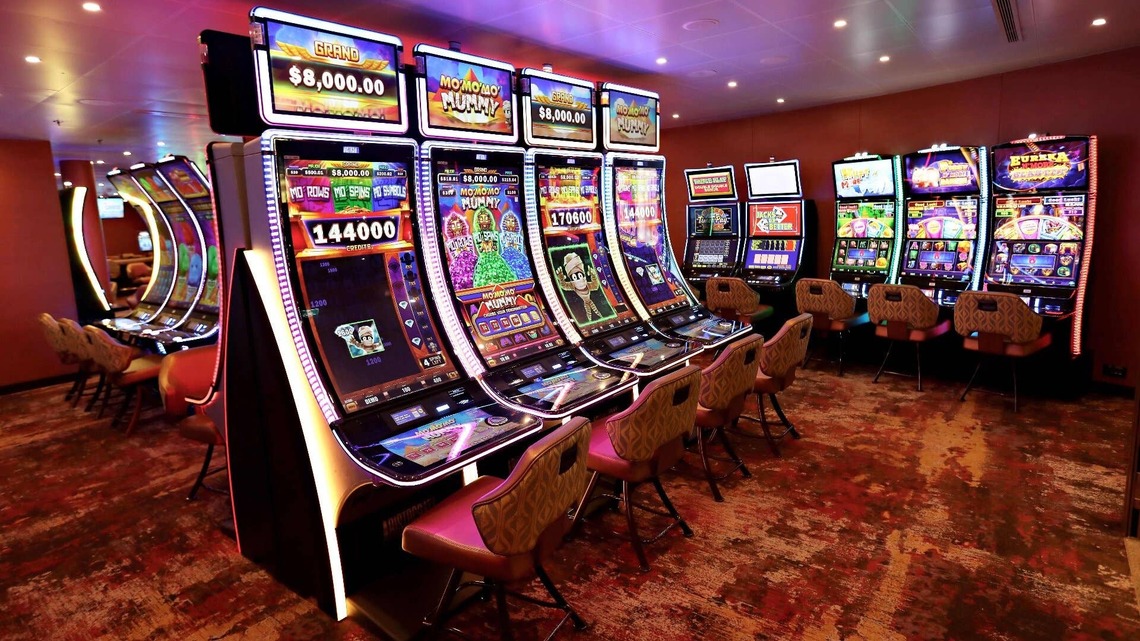 Carnival Has 12 Non-Smoking Casinos, but Cruisers Want More