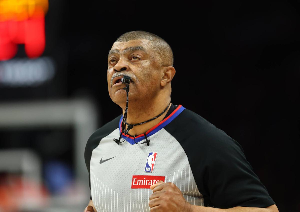  NBA referee Tony Brothers during the Phoenix Suns game against the Oklahoma City Thunder. Mark J. Rebilas-Imagn Images