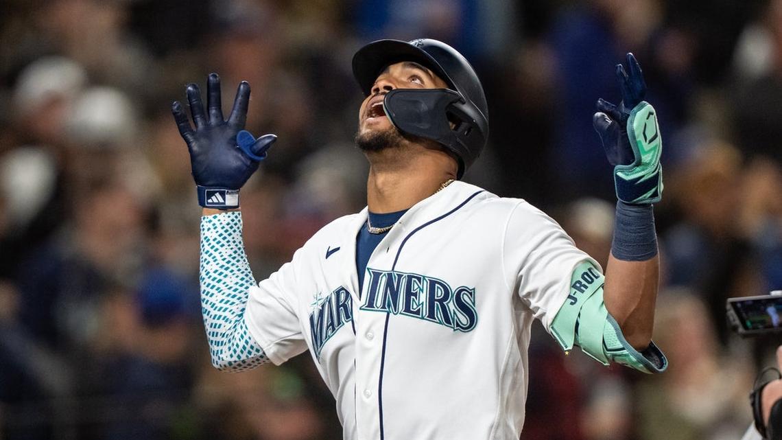 Julio Rodriguez, Mariners rally from 5-run deficit to walk off Astros 