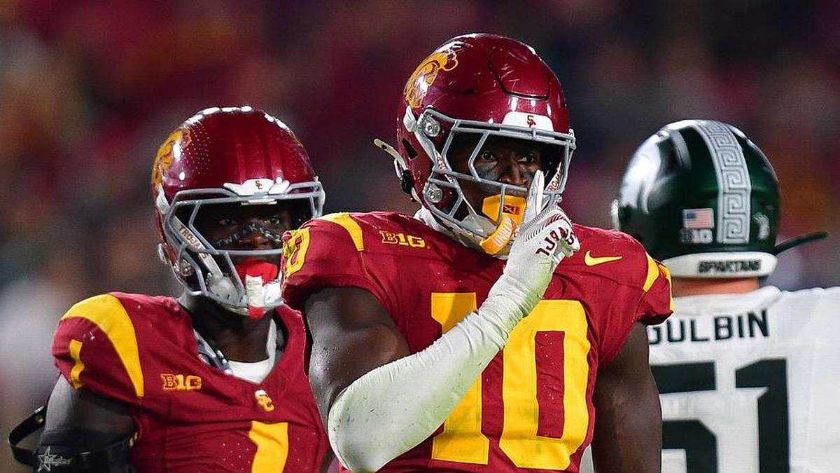  Sep 20, 2025; Los Angeles, California, USA; Southern California Trojans defensive end Braylan Shelby (10) reacts after sacking Michigan State Spartans quarterback Aidan Chiles (2) during the second half at the Los Angeles Memorial Coliseum. Mandatory Credit: Gary A. Vasquez-Imagn Images | Gary A. Vasquez-Imagn Images 