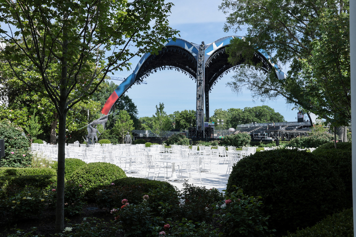 Workers continue preparations on a temporary arena that will host the UFC Freedom 250 fight event in June on the South Lawn of the White House, as seen from the Rose Garden colonnade, in Washington, D.C., U.S., June 4, 2026. REUTERS/Jonathan Ernst