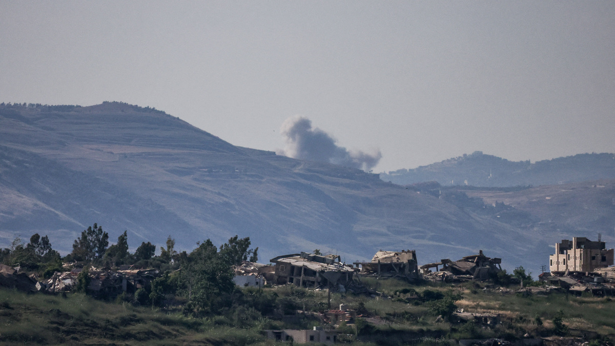 Smoke rises in southern Lebanon following an explosion, as seen from the Israeli side of the Israel-Lebanon border, in northern Israel, June 10, 2026. REUTERS/Ammar Awad
