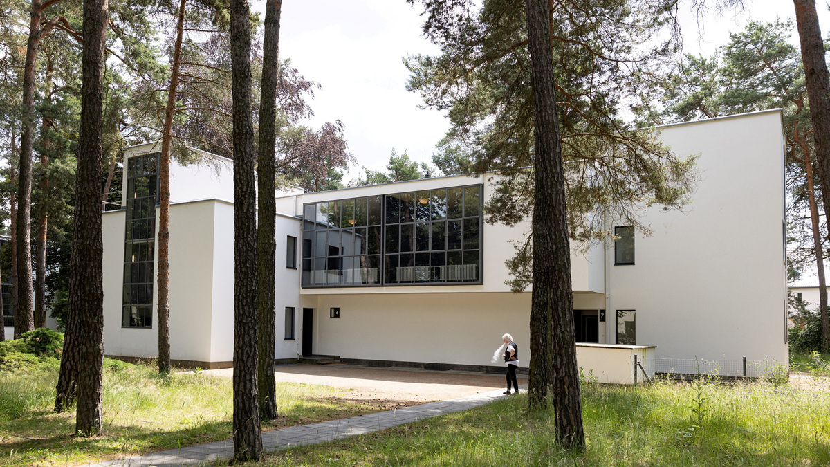 The Masters' Houses of Russian painter Wassily Kandinsky and Swiss-German artist Paul Klee, part of the Bauhaus Dessau UNESCO World Heritage Site, which was designed by Walter Gropius and built between 1925 and 1926, in Dessau, Germany June 17, 2026. REUTERS/Axel Schmidt