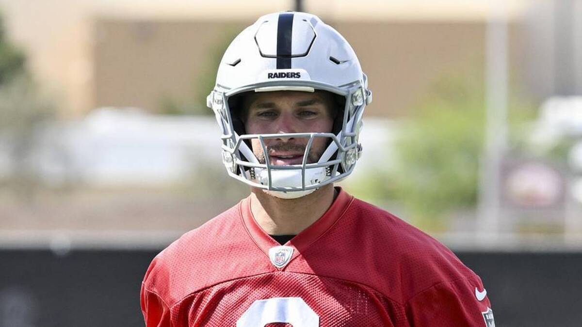  Jun 3, 2026; Henderson, NV, USA; Las Vegas Raiders quarterback Kirk Cousins (8) warms up during organized team activities at Intermountain Health Performance Center. Mandatory Credit: Candice Ward-Imagn Images | Candice Ward-Imagn Images 