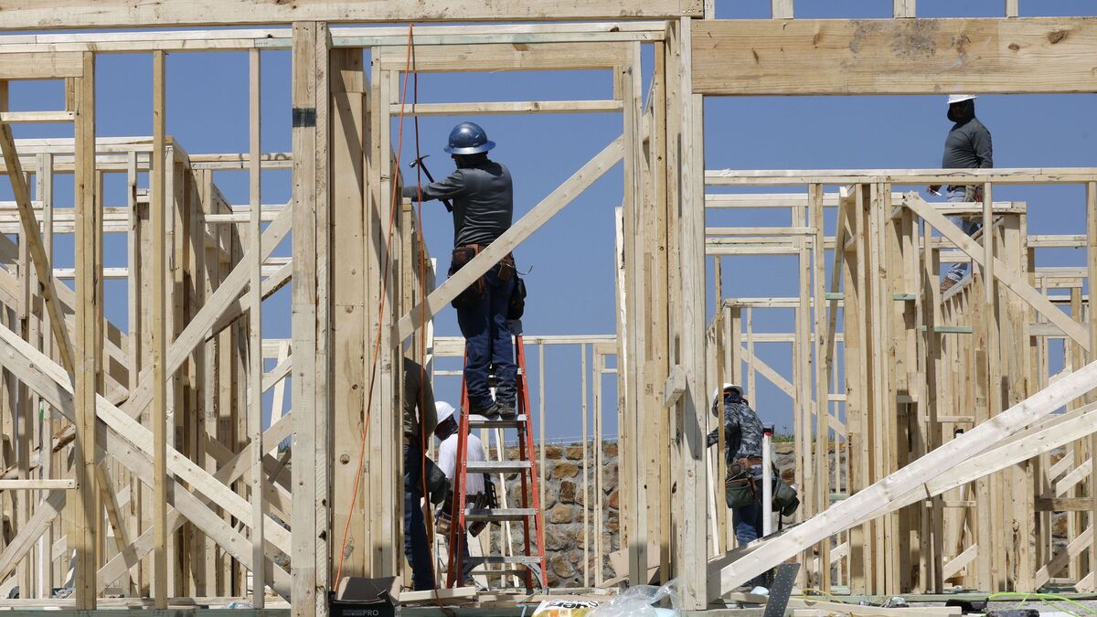 Construction workers frame new houses in Eastland new home community, Tuesday, May 14, 2024, in Crandall. Lennar is building new homes in Kaufman County including Crandall. (Chitose Suzuki/Dallas Morning News/TNS)