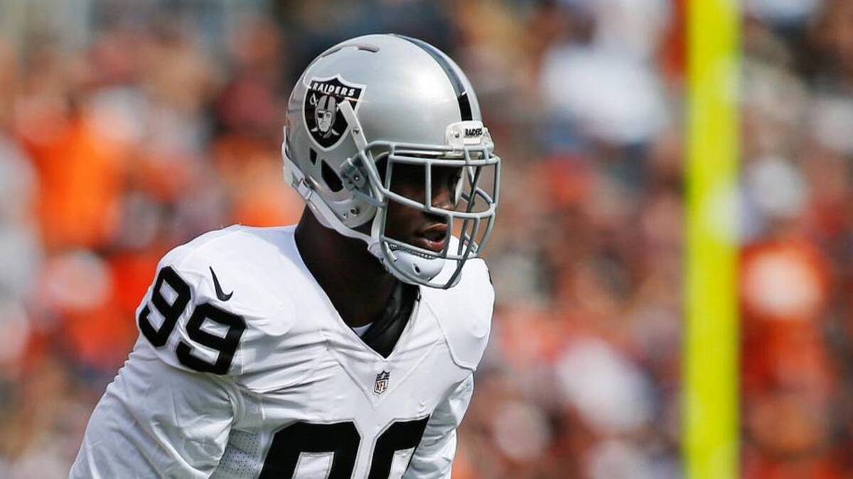  Sep 27, 2015; Cleveland, OH, USA; Oakland Raiders defensive end Aldon Smith (99) during the first quarter at FirstEnergy Stadium. Mandatory Credit: Scott R. Galvin-Imagn Images | Scott R. Galvin-Imagn Images 