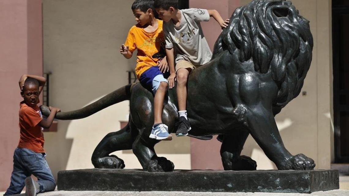 Energy crisis disrupts Cuba's education system 