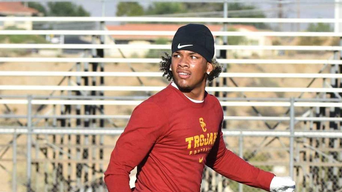  Victor Valley's Makai Buchanan looks to catch a pass during a recent summer practice at the school. | Jose Quintero / USA TODAY NETWORK via Imagn Images 
