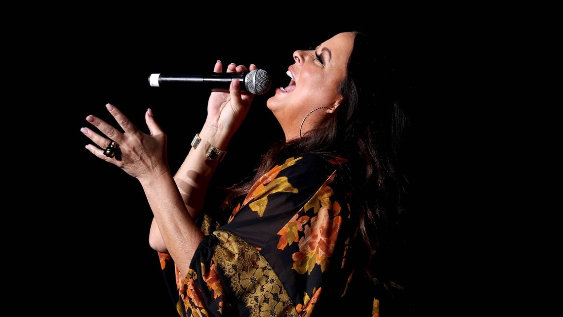 Sara Evans Scored a No. 1 Hit With 'Suds in the Bucket' in 2004; Bob Dylan Inspired the Lyrics to the Song About an 18-Year-Old Runaway 