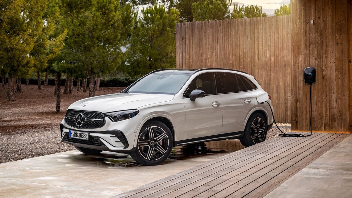 Mercedes-Benz Thinks 60 Miles of Electric Range Is Enough 