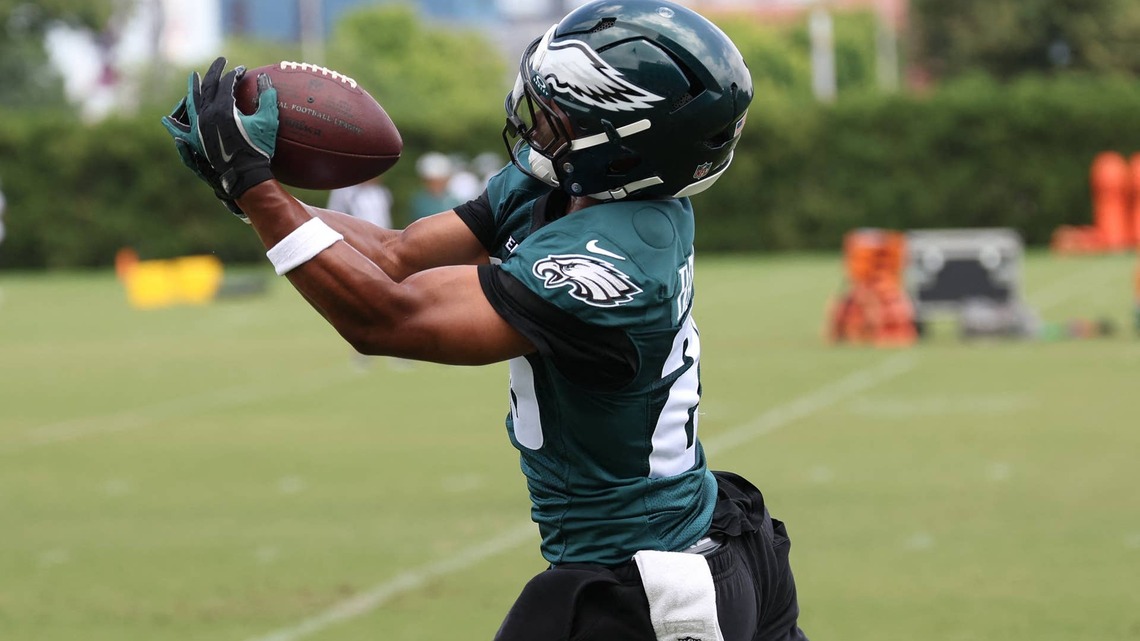 Eagles Star Saquon Barkley Sends Strong Message to LeBron James About Playing in Philly 
