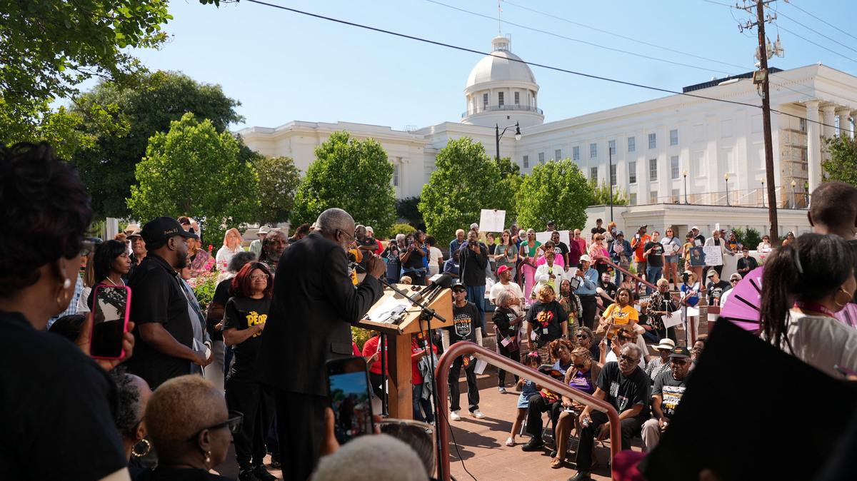 FILE PHOTO: A speaker addresses protesters at a rally over voting rights and redistricting outside the state capitol in Montgomery, Alabama, U.S. May 4, 2026.  REUTERS/Jayla Whitfield-Anderson/File Photo