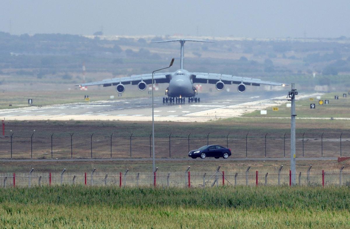  A U.S. military aircraft lands at Incirlik Air Base in Adana, Turkey, as part of the operations against ISIS on Aug. 10, 2015. Volkan Kasik/Anadolu Agency/Getty Images 