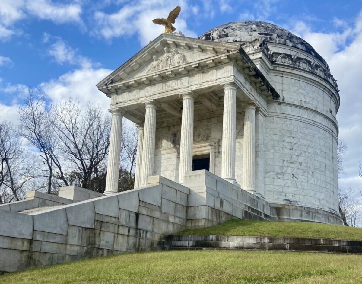  Climb 47 steps to enter the Illinois Memorial in the Vicksburg National Military Park. Significant number: matches the number of days people lived under siege during the Civil War. Photo credit: Christine Tibbetts 
