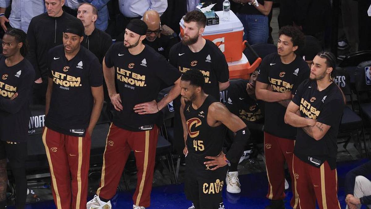  The Cavaliers squandered an impressive Donovan Mitchell performance in Tuesday's overtime loss to the Knicks in Game 1 of the Eastern Conference finals. | Vincent Carchietta-Imagn Images 