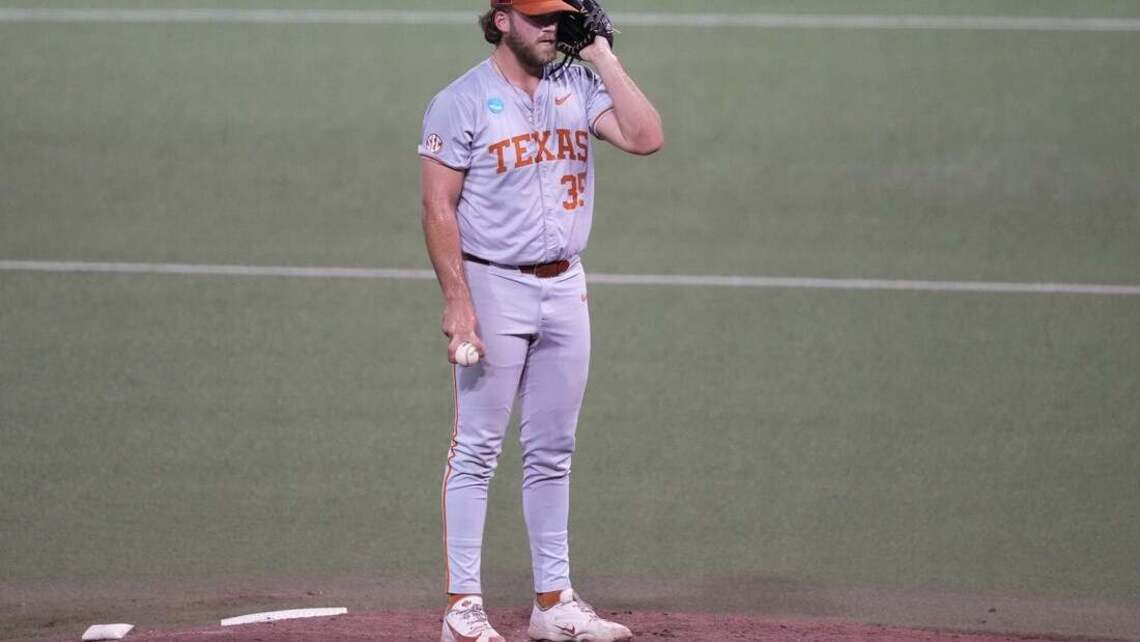 Stunning upsets set stage for Men's College World Series