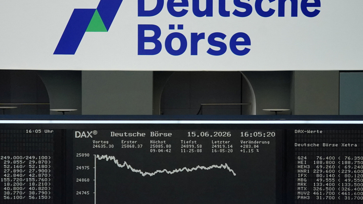 FILE PHOTO: The German share price index DAX graph is pictured at the stock exchange in Frankfurt, Germany, June 15, 2026.  REUTERS/staff/File Photo