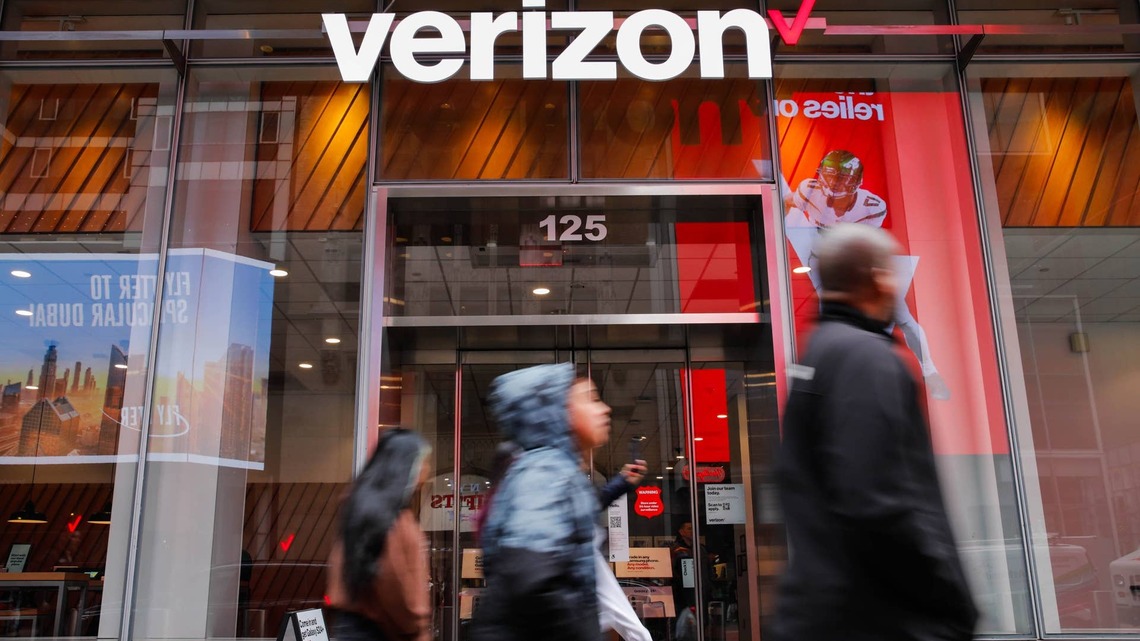 Verizon takes on T-Mobile with new phone plan for customers