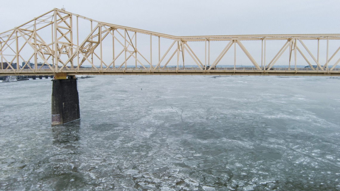 Beshear calls exchange with Indiana mayor about bridge project 'bizarre' 