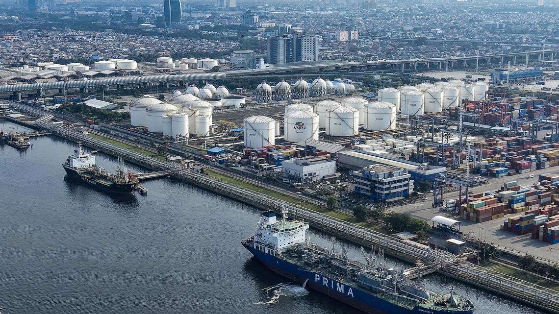 Iran war is draining world's oil buffer at an unprecedented pace 