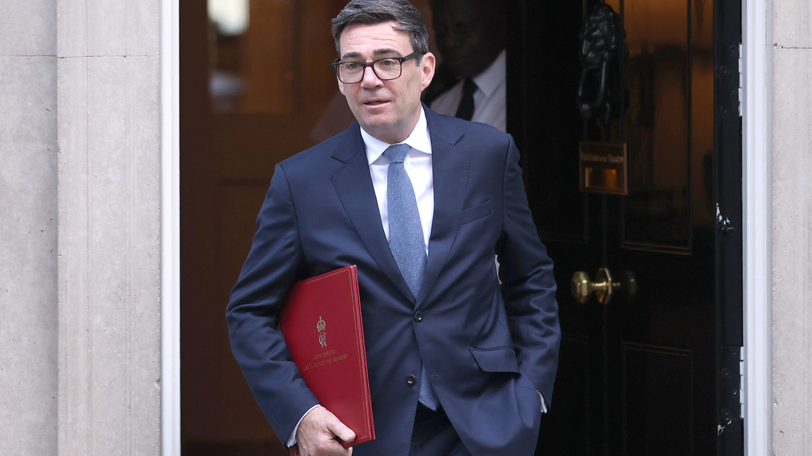 Burnham shows Zelenskyy UK support amid fresh Russian attack