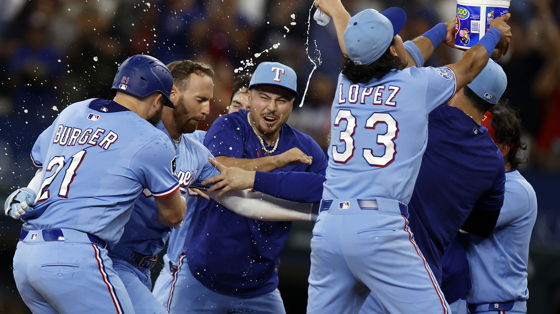 Rangers' dramatic win over Astros encapsulates Skip Schumaker's player-led culture 
