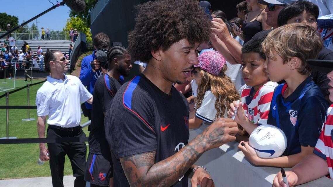 Defender Chris Richards returns to USMNT practice 