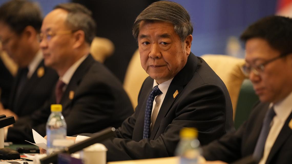 US, China trade talks kick off in Paris ahead of Trump-Xi summit 