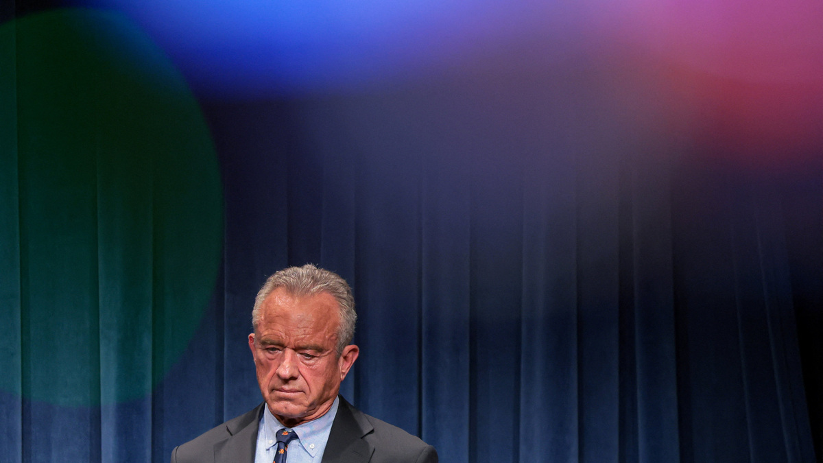 U.S. Secretary of Health and Human Services (HHS) Robert F. Kennedy Jr. attends an event about nutrition education, at the U.S. Department of Health and Human Services in Washington, D.C., U.S., June 8, 2026. REUTERS/Kylie Cooper