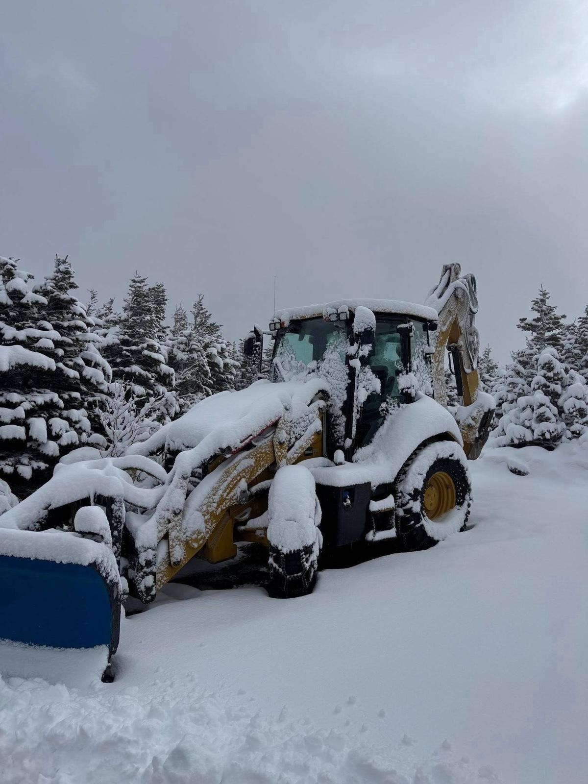  Fresh snowfall, Mt. Washington, New Hampshire, May 30, 2026.