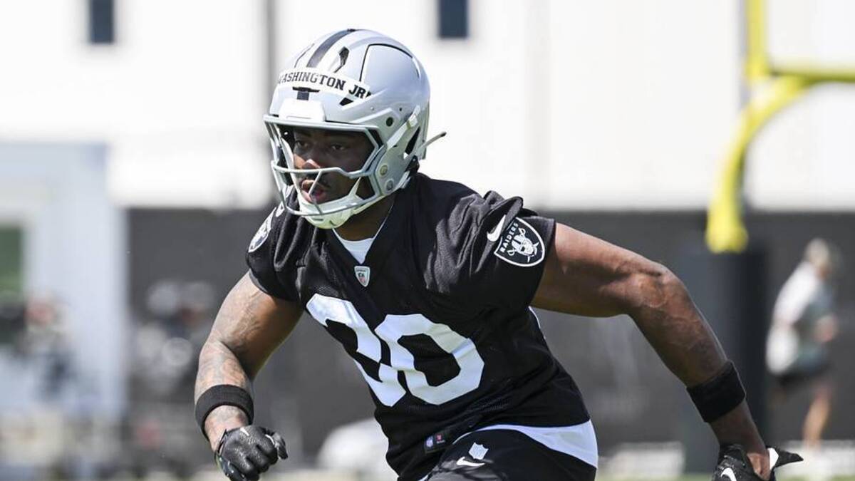  May 2, 2026; Henderson, NV, USA; Las Vegas Raiders running back Mike Washington Jr. (30) runs through a drill during a Rookie Minicamp at Intermountain Health Performance Center. | Candice Ward-Imagn Images 