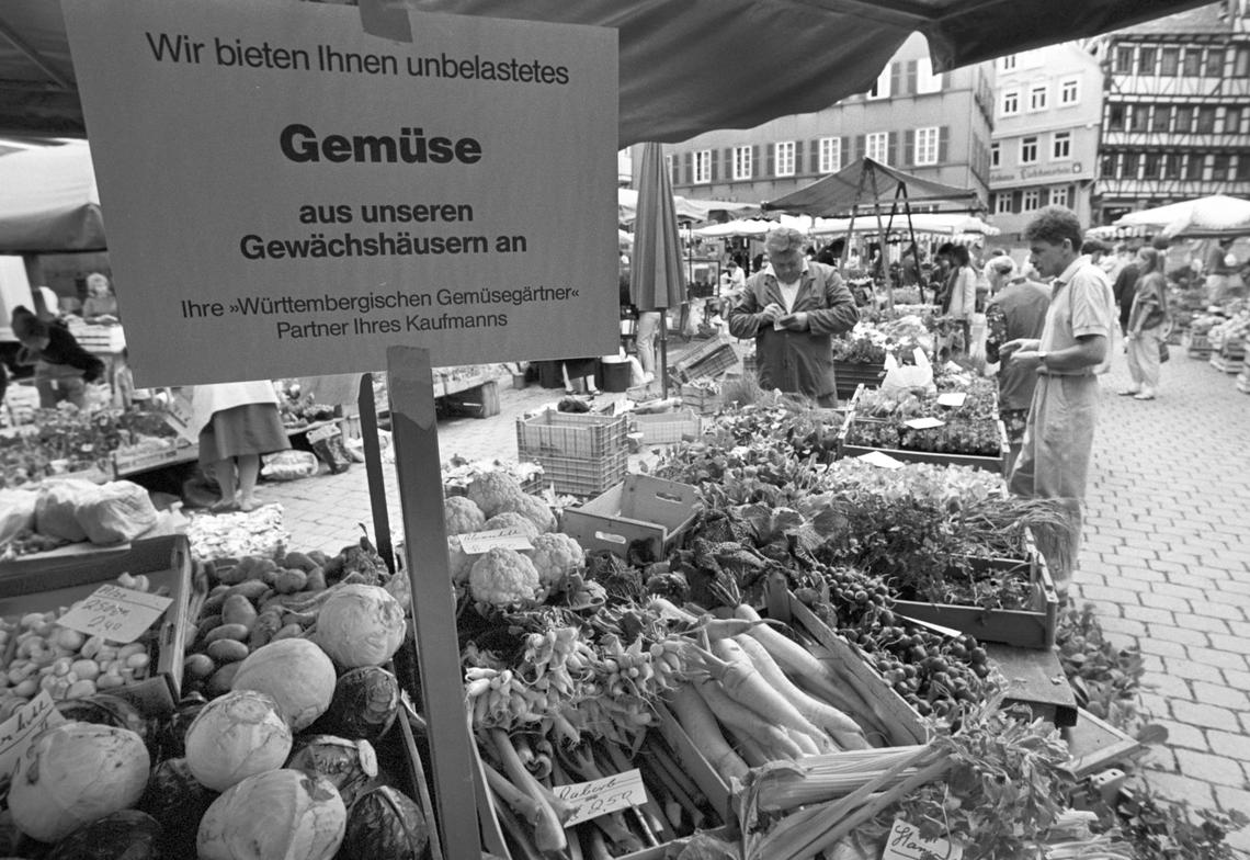  A sign advertises for vegetables free of contamination in a West German market on May 8, 1986. Rüdiger Schrader/picture alliance via Getty Images 