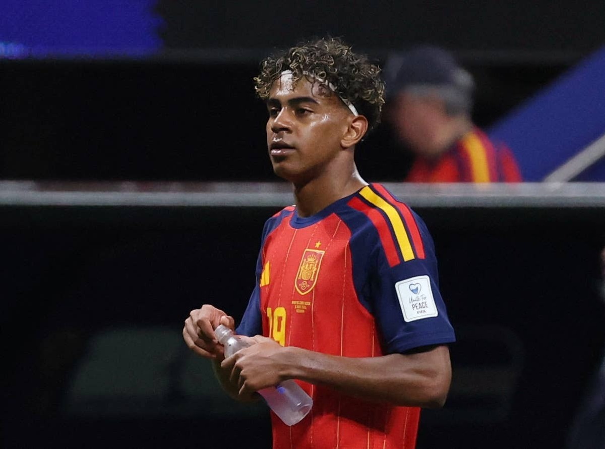  Spain's Lamine Yamal looks dejected after the match. IMAGN IMAGES via Reuters/Jordan Godfree