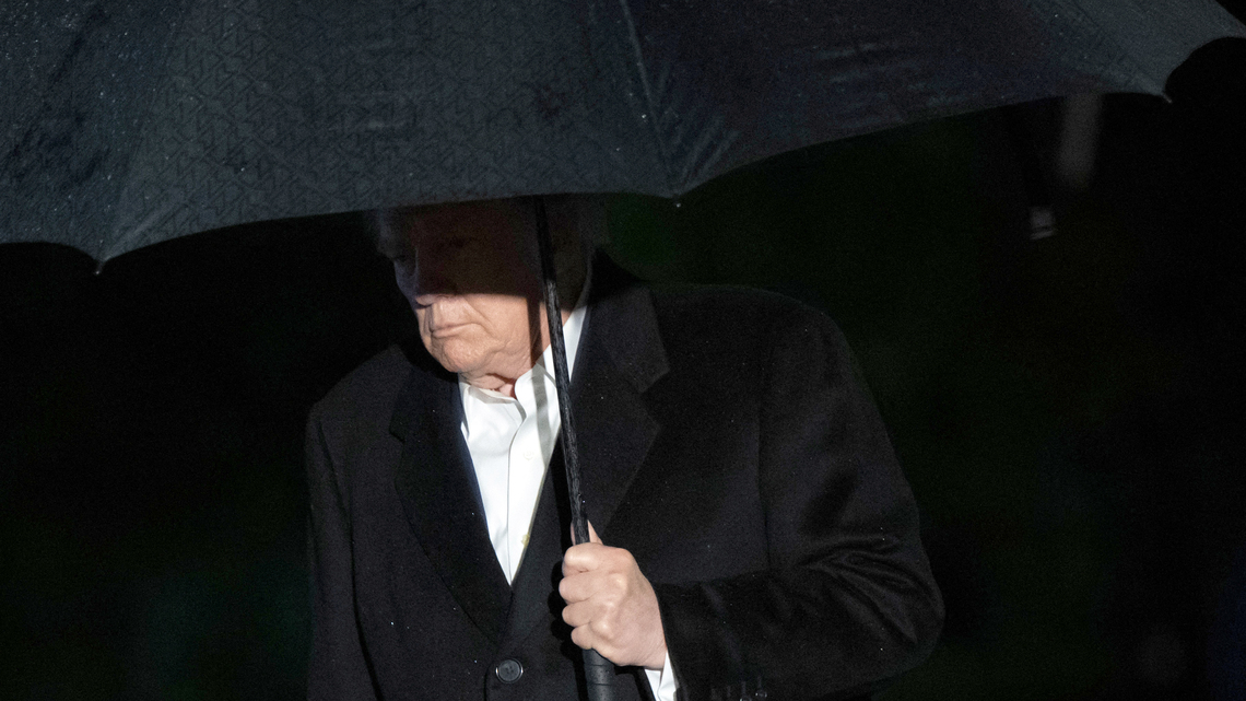 LZ Granderson: Republican candidates can't escape the stink of Trumpism 