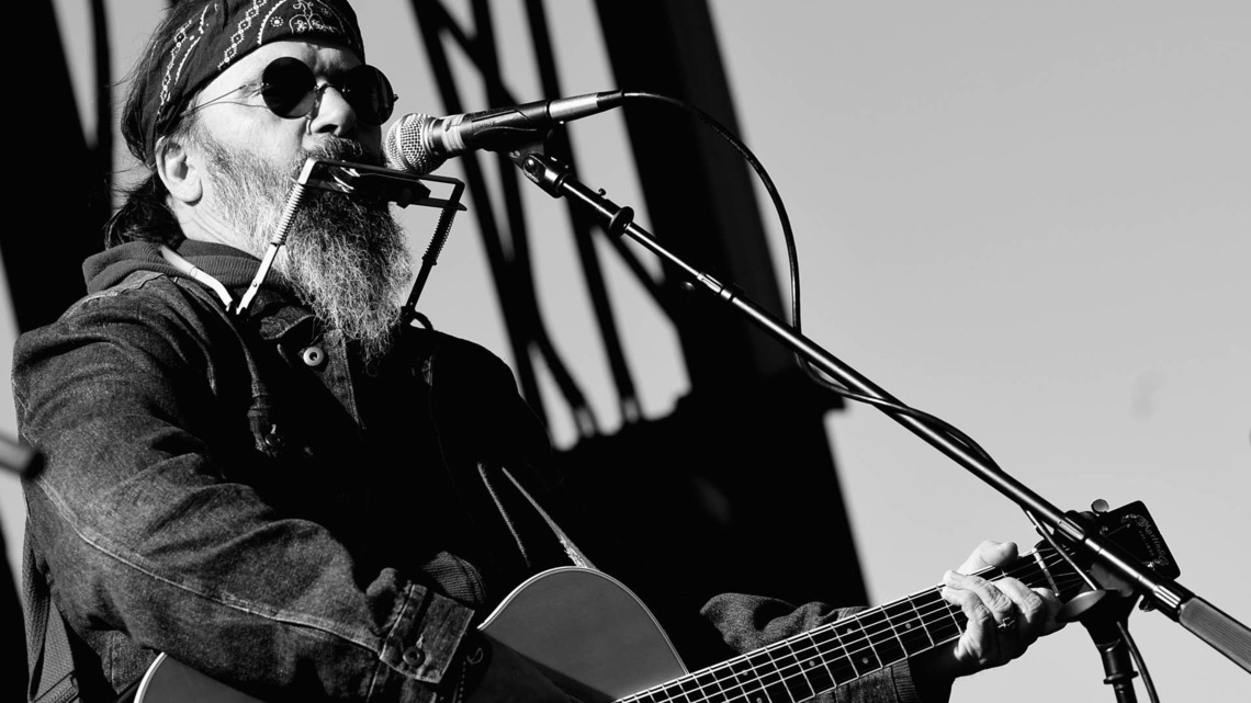 1988 Hit, Crowned One of the Top 3 Best Line Dancing Songs, Became a Roots Rock Anthem 