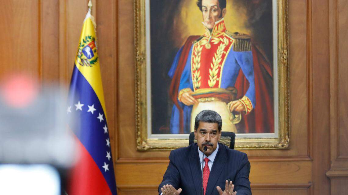 El gobernante venezolano, Nicolás Maduro, habla en una conferencia de prensa en el palacio presidencial de Miraflores el 31 de julio de 2024, tres días de las elecciones presidenciales.