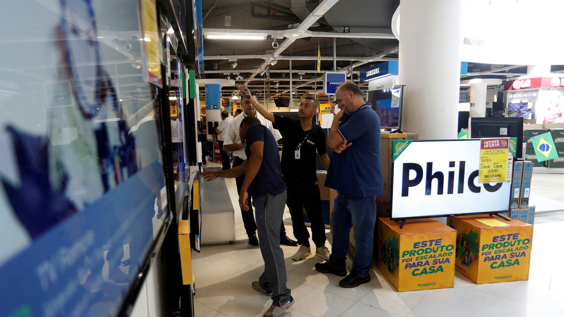 Ventas minoristas de Brasil superan las previsiones en junio 